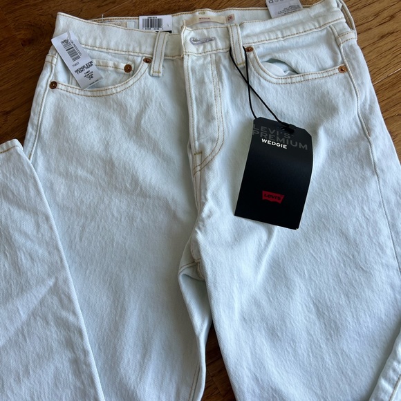 Levi’s Wedgie Icon jeans (size 26) - Picture 3 of 8